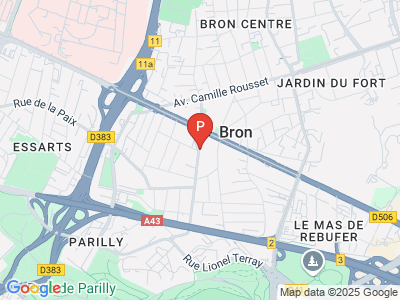 parking Square Grimaud Bron